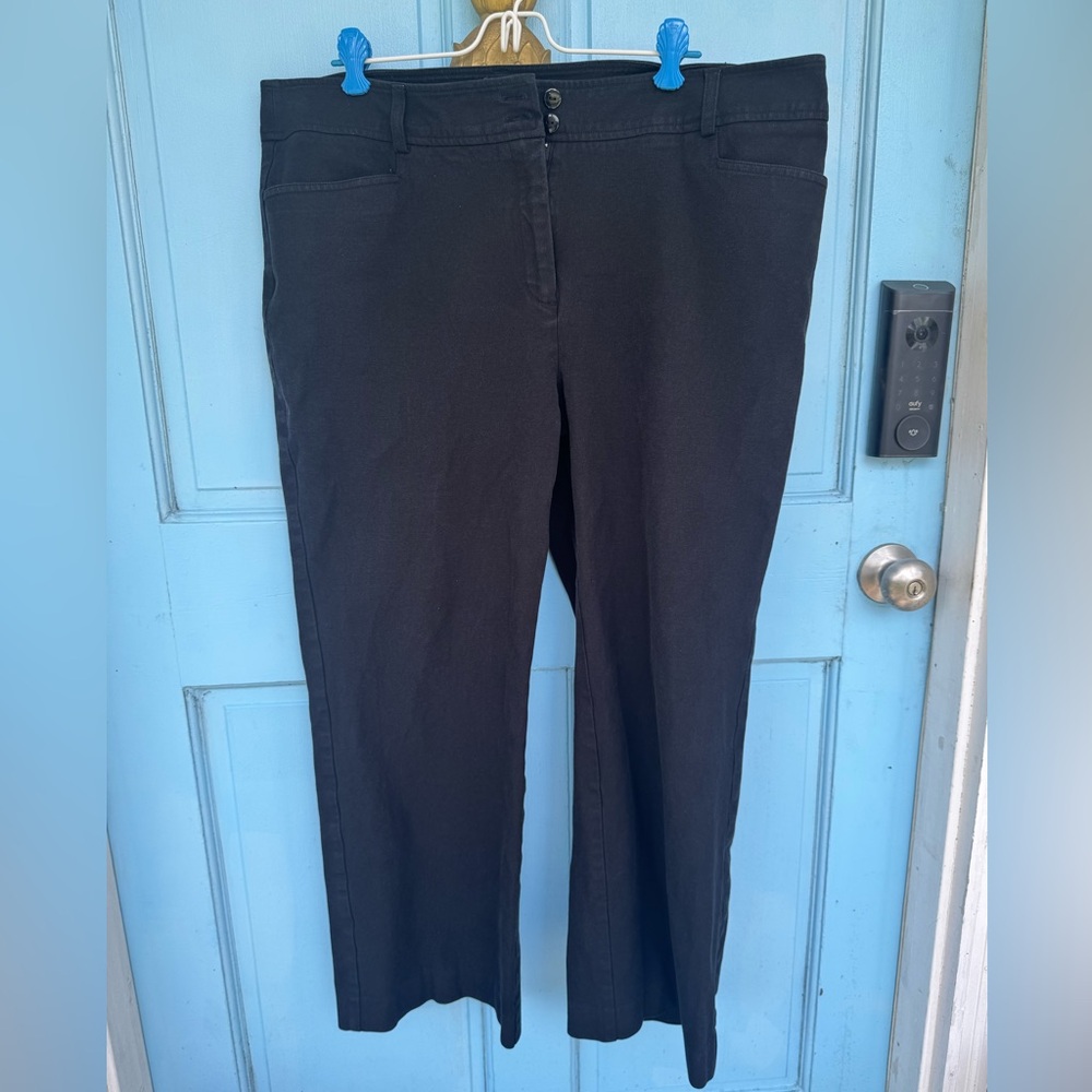 Chico's Pants Black Straight-Leg Women's size 3 Short